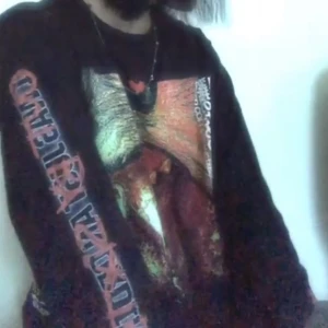 Machine Girl Merch  - Säljer min wlfgrl longsleeve!!! Den är en unisex Small men sitter inte tight :3 Tryck både bak, fram, och på ärmarna. Skriv till mig om du är intresserad ^_^ Köparen står för frakten! 