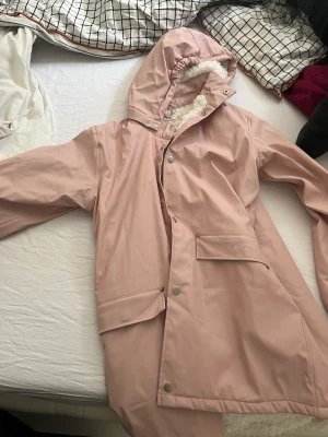 Lager 157 jacka  - Lager 157 jacka rosa jag har använt den några få gånger hoppas att någon vill köpa den❤️