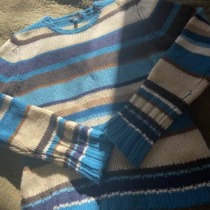 Massimo Dutti Stickad Tröja - Supercool randig stickad tröja från massimo dutti 💕🤩