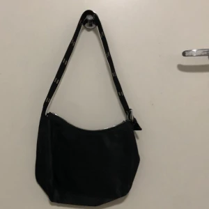 Axelväska  - Inte använd alls