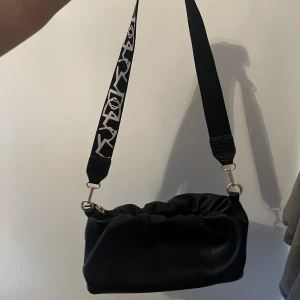 Väska - Knappt använd