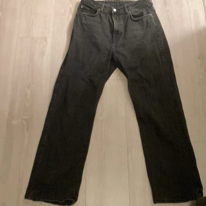 Weekday row 33/32 - Skick 8,5/10