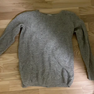 Stickad tröja - Stickad tröja från Cubus använd ett x antal gånger. Inga defekter.