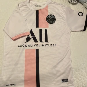 PSG tröja - En psg fotbollströja i bra skick!