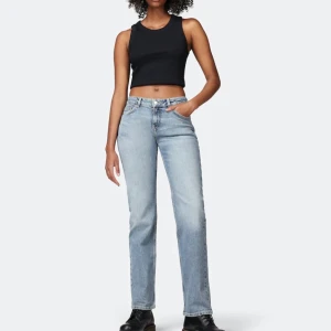 Junkyard staple low - Blå lågmidjade jeans från junkyard i storlek S. Helt oanvändna med lappen kvar. Säljer pga att returdatumet gått ut och jag inte längre kan skicka tillbaka dom. Originalpris 499