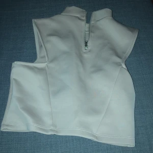Topp med dragkedja - Aldrig använt, i nyskick 