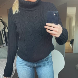 Stickad tröja - Stickad tröja med krage❤️