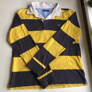 Gant piké  - Storlek 158/164 i fint begagnat skick. 