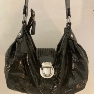 Svart handväska  - Svart esprit väska! Skriv för fler bilder och mer info