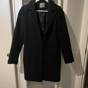 Vinter kappa  - Fin och varm vinter kappa från Lindex i storlek XS 