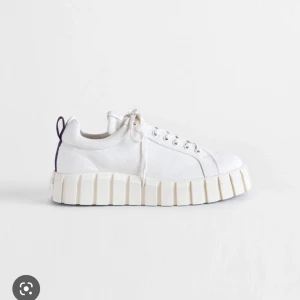 Intressekoll!  - Gör en Intressekoll på mina eytys sneakers, som jag funderar på att sälja! 