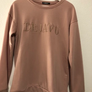 Tröja  - Tröja i nyskick, köpt från någon kina sida 