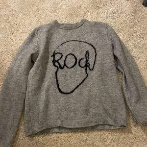 Zadig tröja  - Säljer en jäter mysig Zadig Voltaire tröja. 