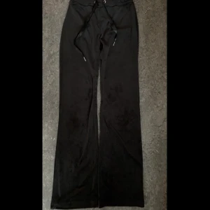 Byxor från Gina Tricot - Säljer pga ingen användning 