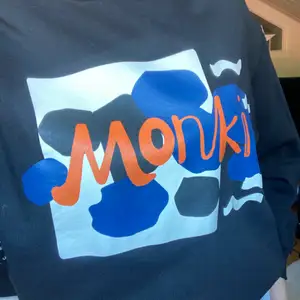 Intressekoll på sweatshirt från Monki i strl S!💗 Frakt på 49kr tillkommer!