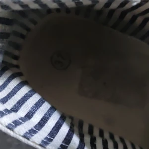 Converse - Storlek 37, använda. Kom med bud på kik lolitasswe 