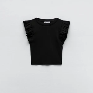 Svart volangtopp Zara - Jättefin Volng topp som jag använt kanske 5 gånger men har nu tröttnat lite på den💞 Köptes för 119kr på Zara