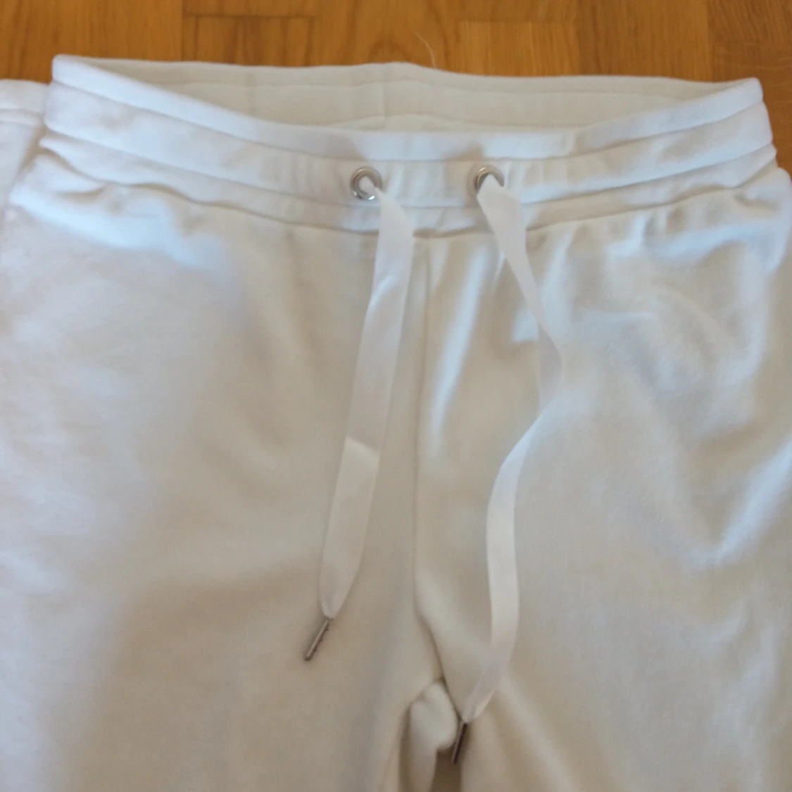 Gina tricot velourbyxor  - 91