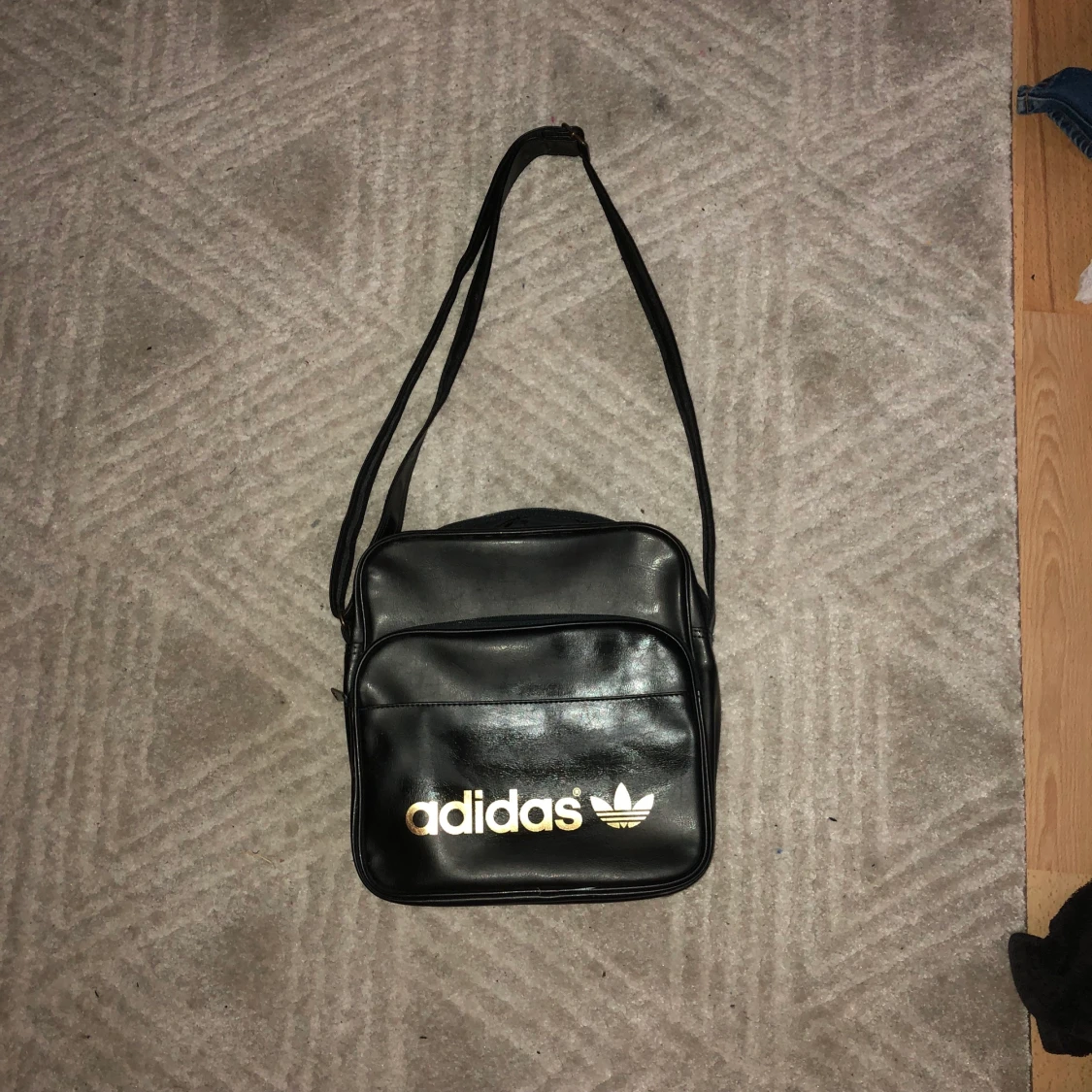 Adidasväska 