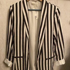 Svart/vit randig blazer - Nyskick med lappen fortfarande kvar