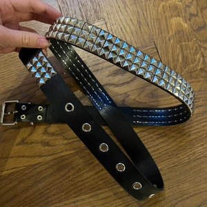 nitbälte - Möts i stockholm eller fraktar :) 