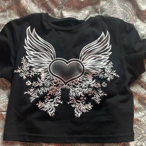 Fin magtröja  - Fint skick, aldrig använd, jättefint tryck!