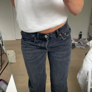 Jeans  - Super fina lågmidjade jeans säljer då jag inte få användning av dom längre ❤️❤️
