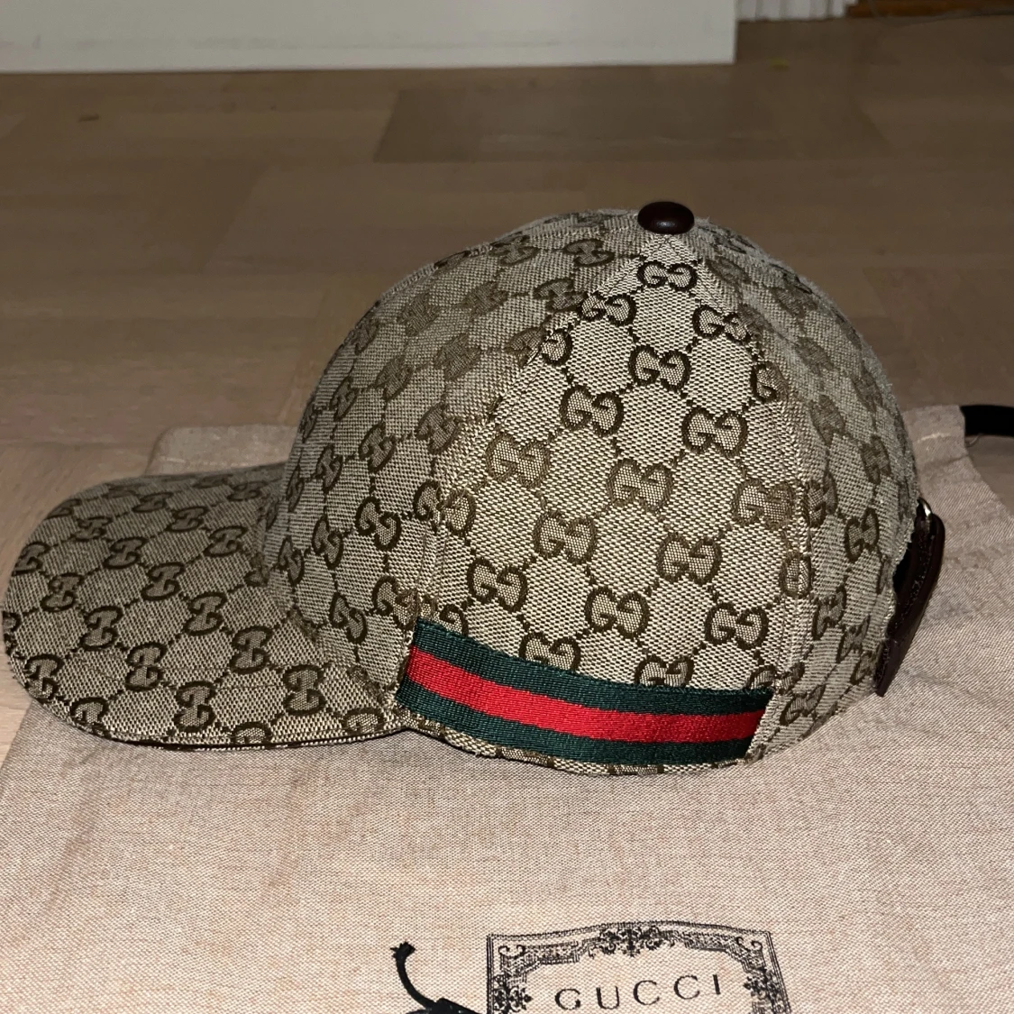 Beige keps från Gucci - 2