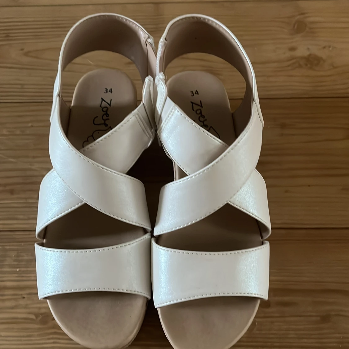Vita sandaler med kilklack - 2
