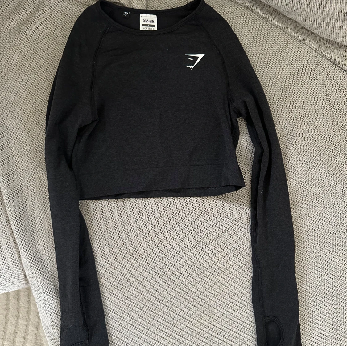 Svart croppad tröja från Gymshark