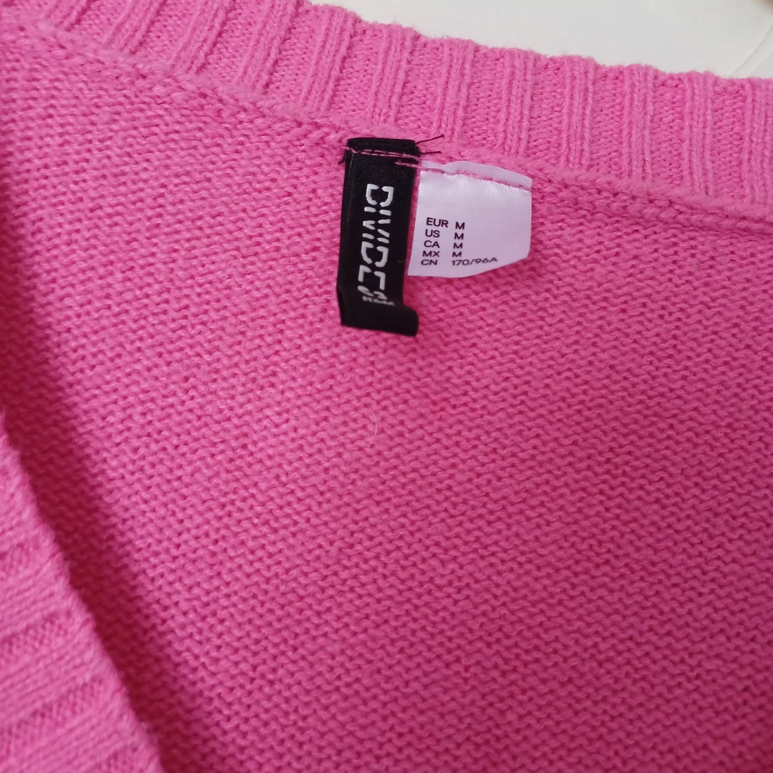 Rosa croppad tröja från Divided - 3