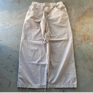 Jnco jeans - Intressekoll på ett par riktigt feta jnco byxor. Skulle uppskatta storleken till 32/32 men kan mäta vid behov. Kom med bud!!