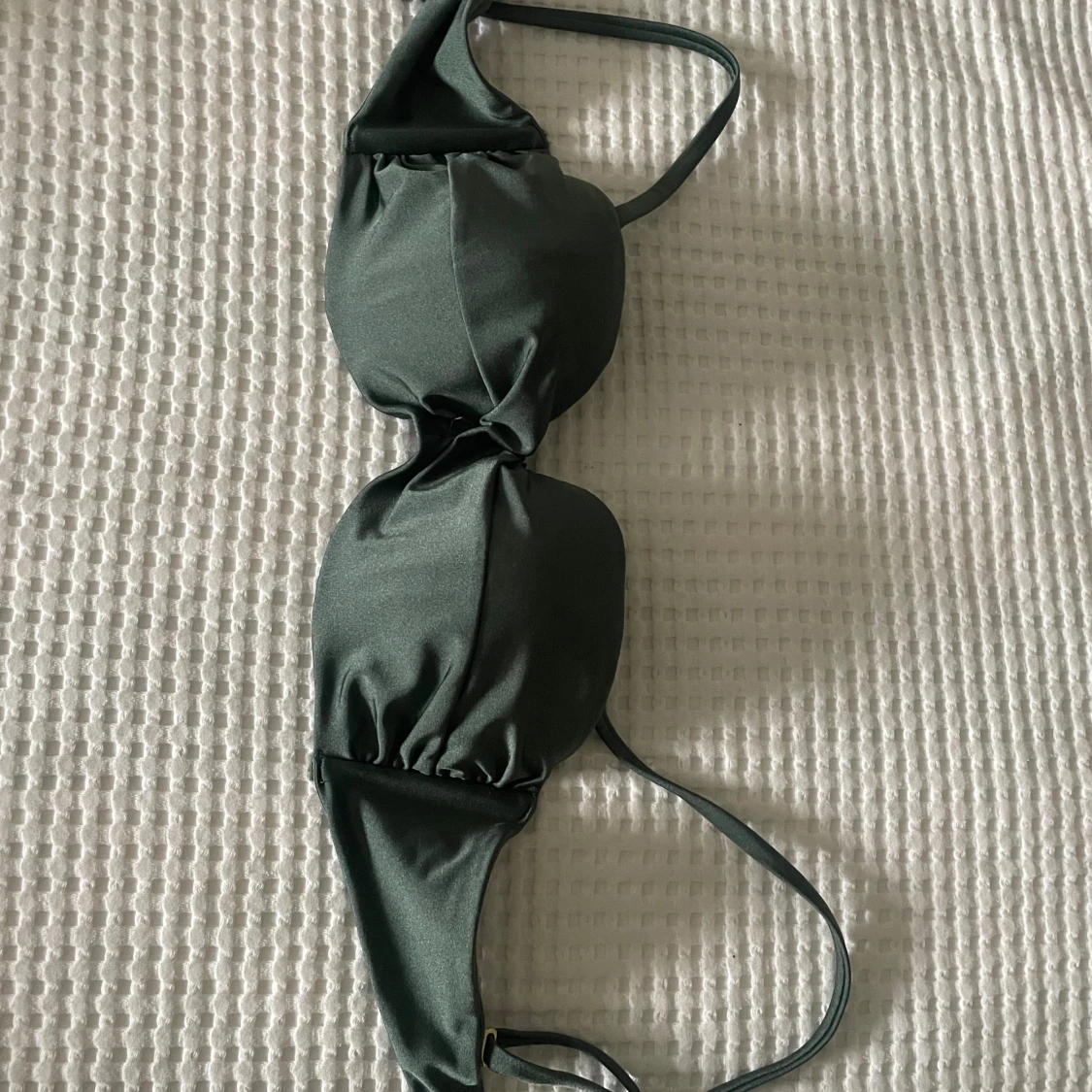 Olivgrön bikiniöverdel