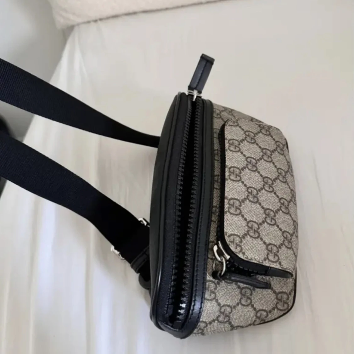 Mönstrad magväska  - 1