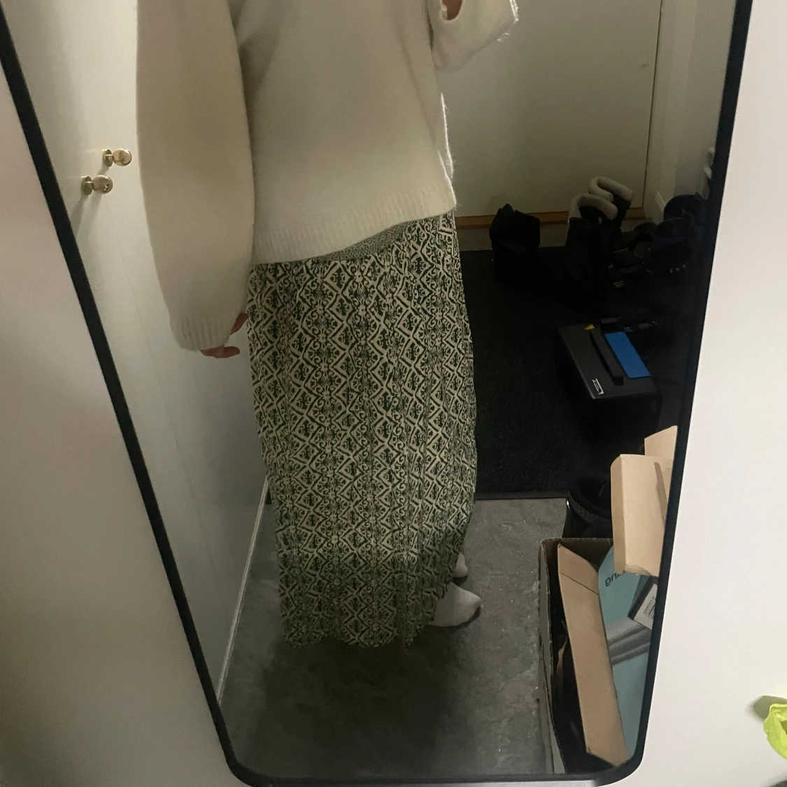 Grön mönstrad långkjol