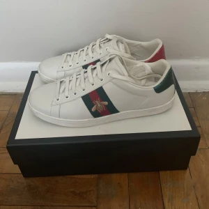 Blå hoodie från Ralph Lauren - Gucci skor i storlek 43