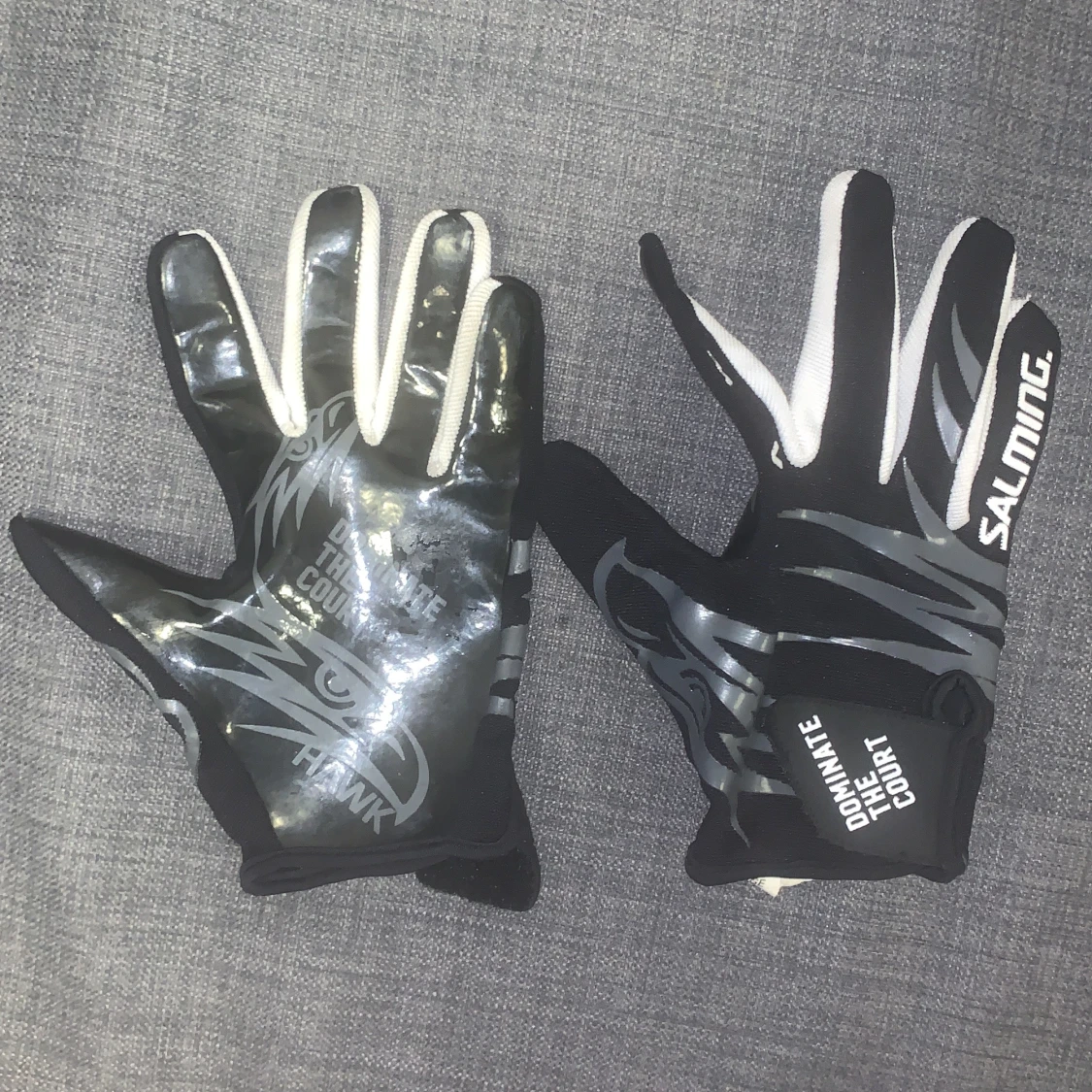 Svarta handskar från Salming