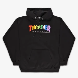 Svart hoodie från Thrasher - Säljer en svart hoodie från Thrasher med färgglad logga på bröstet 💜