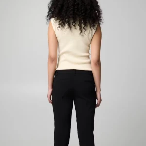 Lågmidjade kostymbyxor från bok bok  - Snygga lågmidjade kostym byxor från bok bok. Storlek 40 men är små i storleken. Modell Vera 