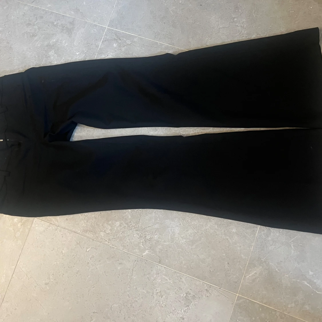 Svarta bootcut byxor med stretch - 1