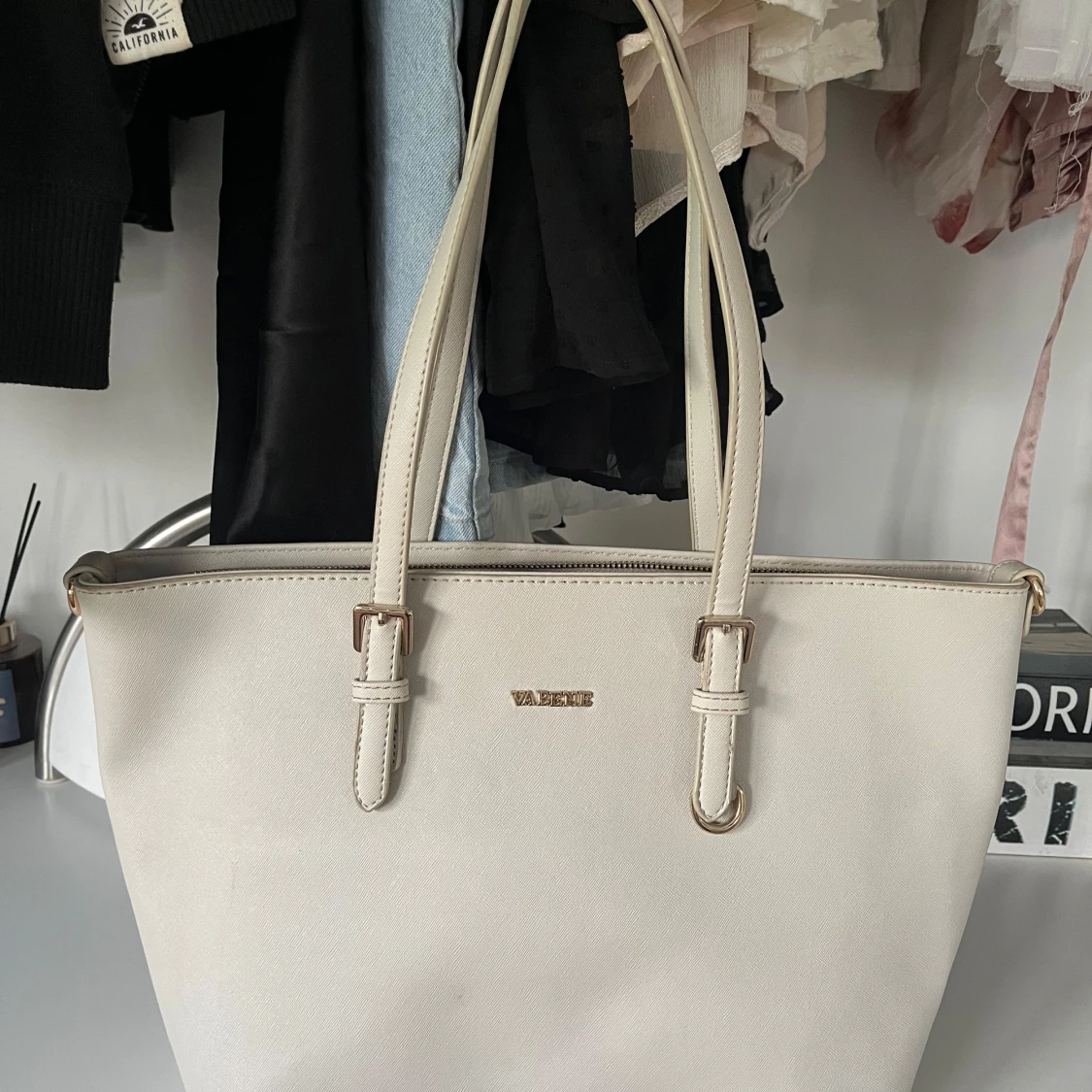 Beige axelväska från Valette