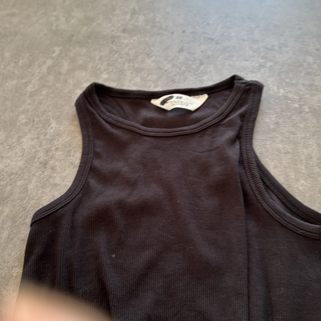 Svart ribbad klänning från H&M - 2