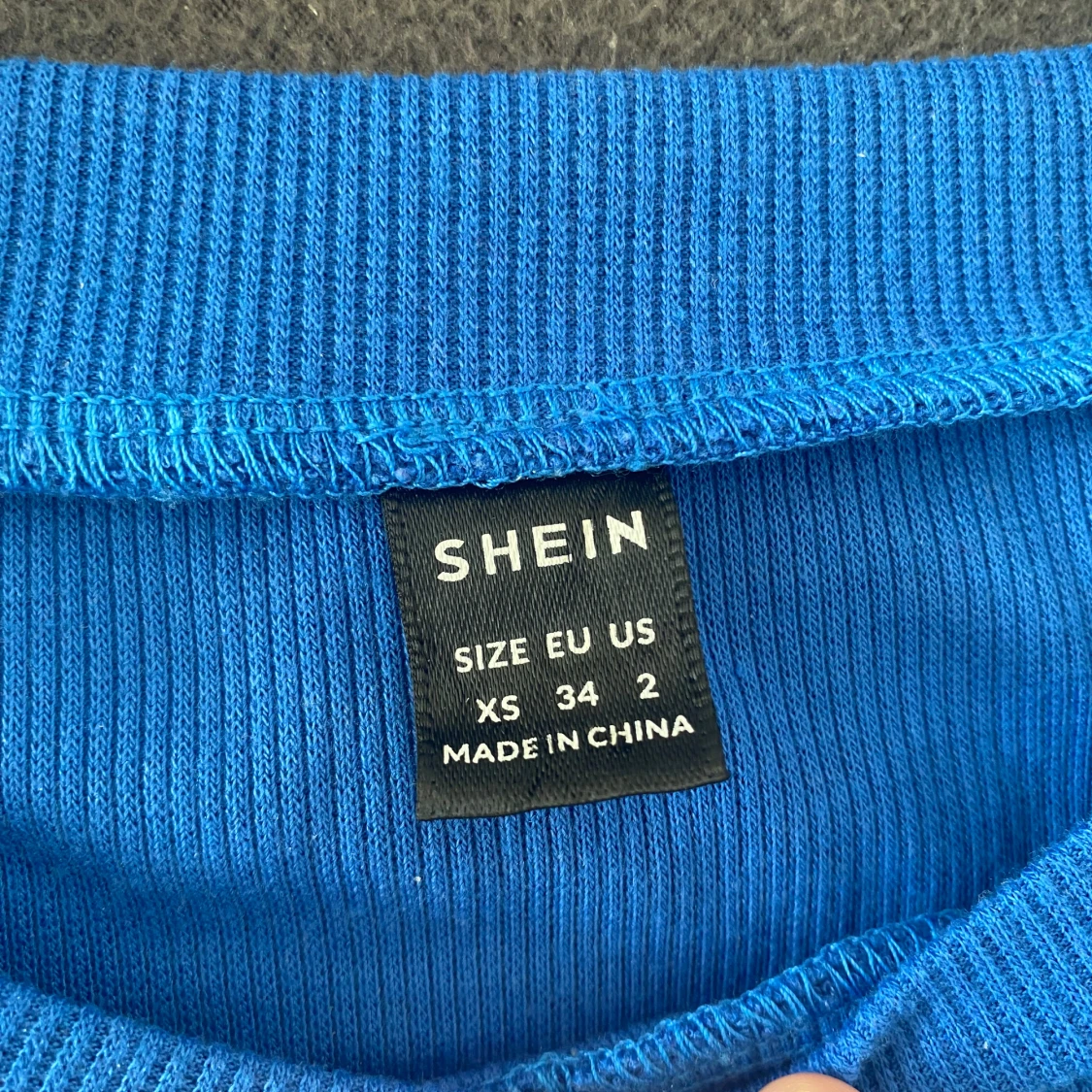 Blå croppad långärmad topp Shein - 2