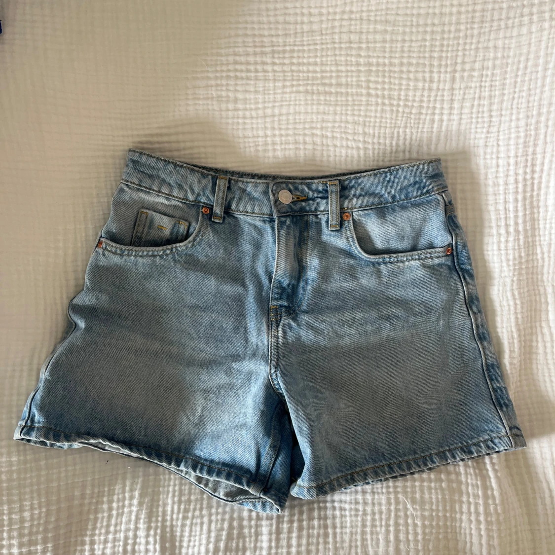 Ljusblå jeansshorts från Zara - 1