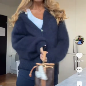 Le Magda kofta  - Knappt använd, nypris är 980:-🤍