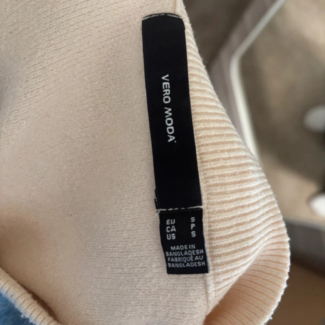 Randig beige tröja från Vero Moda - 1