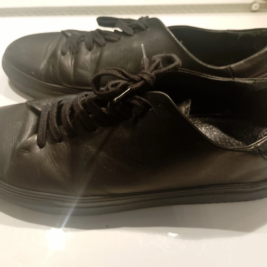 Svarta sneakers i skinn från Iceberg - 2