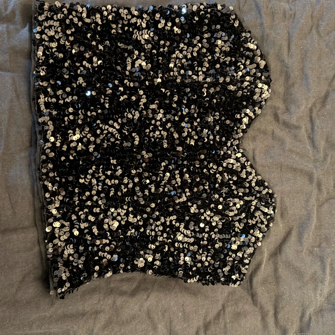 Svart paljett-tubtopp från ONLY