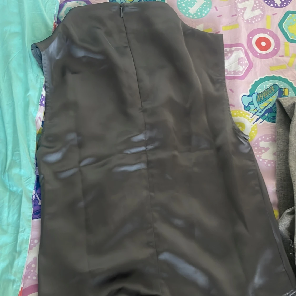 Grå satinblus från H&M XS - 1