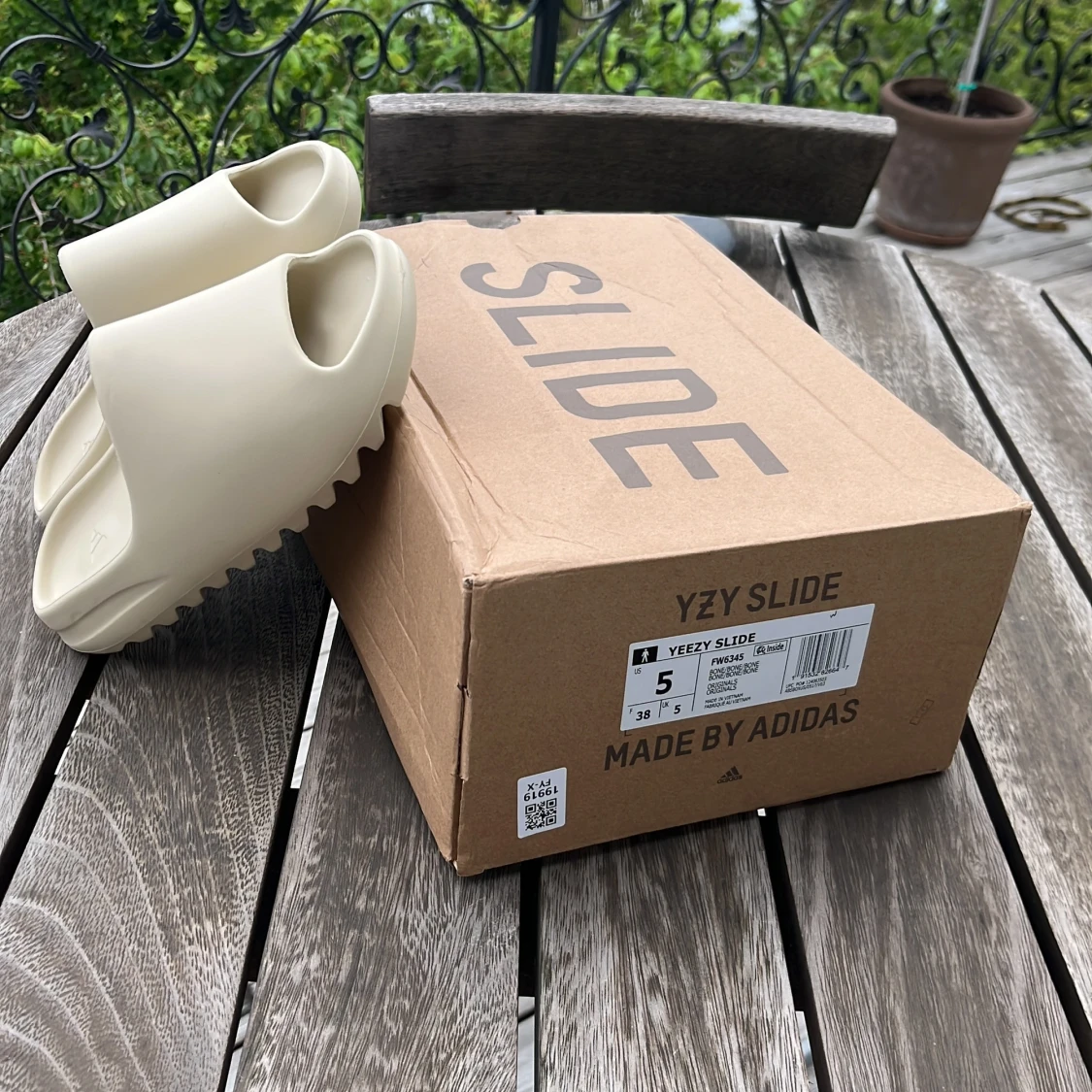 Adidas Yeezy Slide i beige - 1